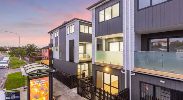 3 Bedroom Brand-New Luxury Terrace Houses for Rent! - Photo 1