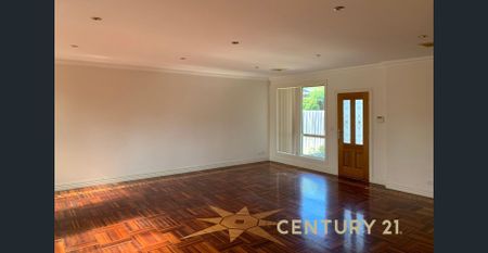 Modern Family Comfort in a Peaceful Court Location - Photo 2