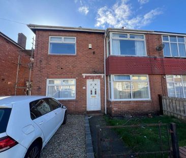 2 bed upper flat to rent in NE29 - Photo 2