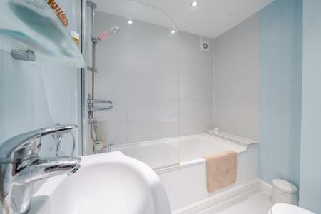 Room in a Shared Flat, Tunstall Road, SW9 - Photo 5