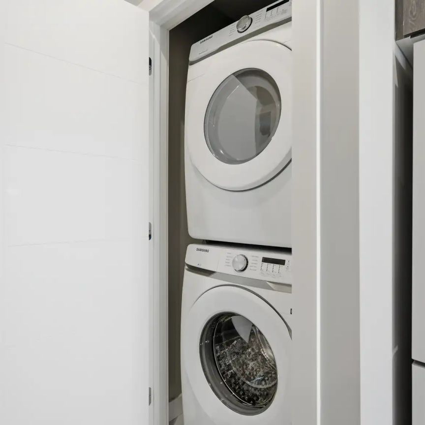 West Garneau — 2 bed 2 bath - D2 - Photo 1