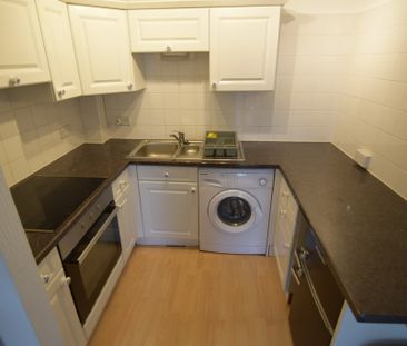 To Let 2 Bed Apartment - Photo 6