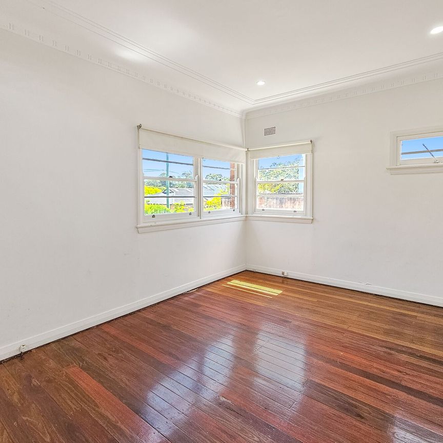 8 Lake Street, North Parramatta. - Photo 1