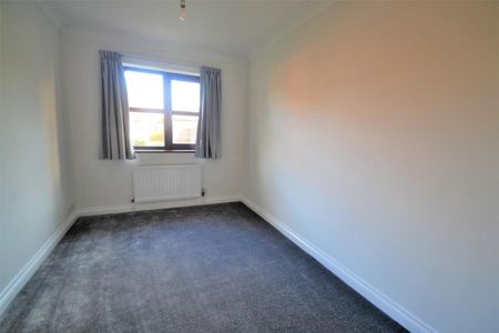 3 bedroom semi-detached bungalow to rent - Photo 4