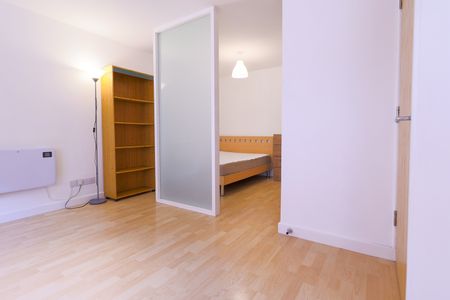 1 Bed Flat, Park Place, LS1 - Photo 2