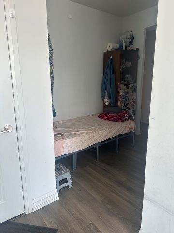 For Lease - 10 Meadowglen Place Unit# 1009, Toronto, Ontario - Photo 3