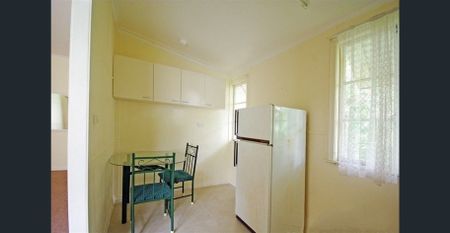 Make Your Holidays Merry in This Character-Filled Queenslander Apartment! - Photo 3