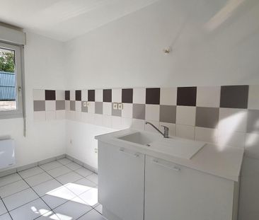 Location Appartement 3 pièces 63m² CHALONS EN CHAMPAGNE 51000 - Photo 2