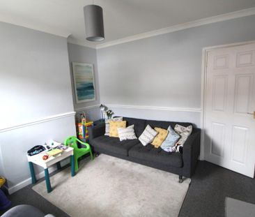 2 bedroom end of terrace house to rent - Photo 3