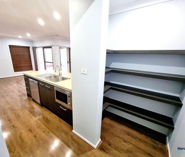 Beautiful Family Home - Photo 2