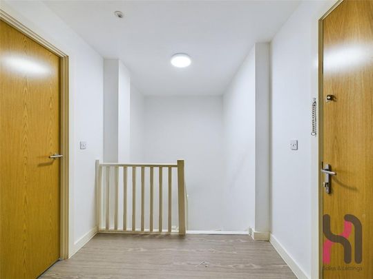 3 bedroom flat to rent - Photo 1