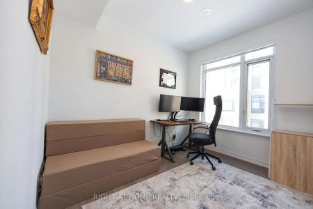 8 Beverley Glen #D433 - Photo 2