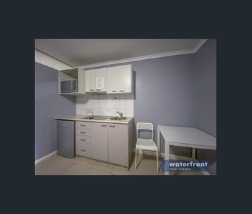 FULLY FURNISHED 2 BEDROOM IN THE HEART OF THE CBD - Photo 4