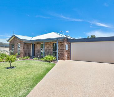 Beautiful Home - Photo 1