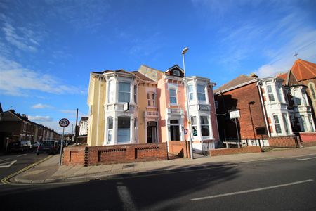 Room For Rent Waverley Road, Southsea - Photo 5