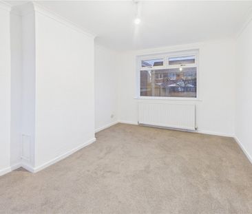 2 Bedroom Terraced - Photo 4