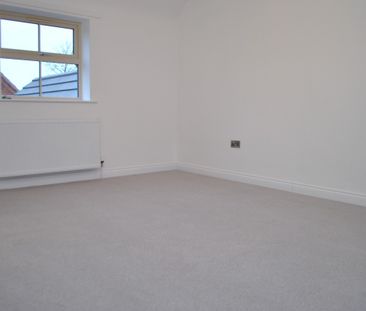 The Heights, Hutchinson Road, Newark, Notts, NG24 - Photo 3