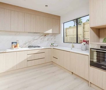 Four Bedrooms in Howick - Photo 4