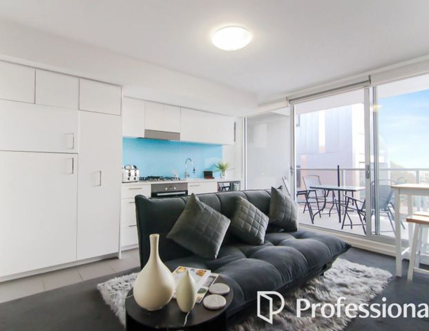 Fully Furnished, Light-Filled Coastal Living - Photo 1