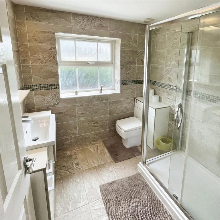 4 bedroom detached house to rent - Photo 1