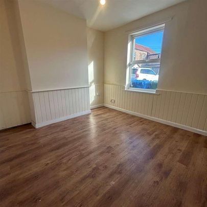 Norwood Dale, Beverley, HU17 - Photo 1