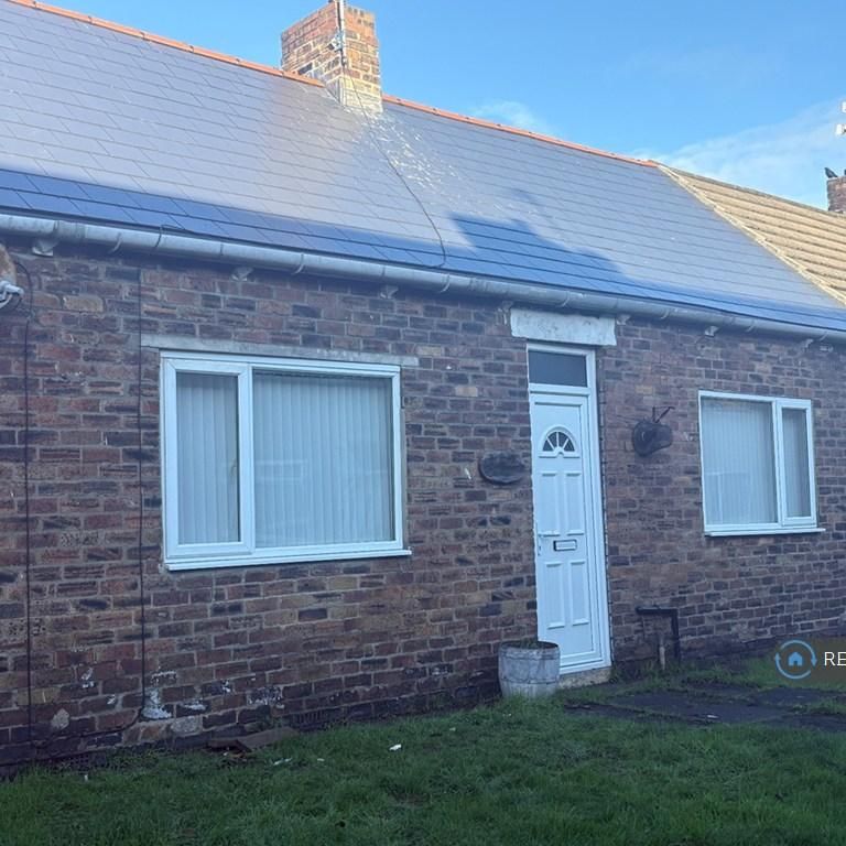 2 bedroom bungalow to rent - Photo 1