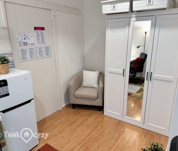 Glen Waverley - Photo 1