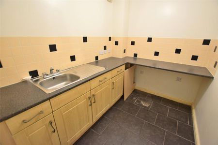 3 bedroom terraced house to rent - Photo 5