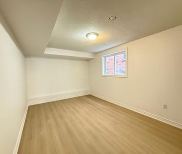 For Lease - 48 Estate Garden Drive Unit# Main/Lower, Richmond Hill,... - Photo 3