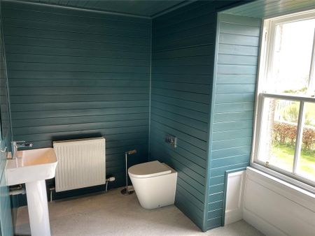 5 bedroom detached house to rent - Photo 2