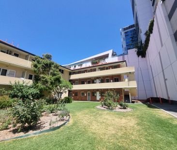 FULLY FURNISHED AND EQUIPPED! 6 MONTH LEASE - Photo 3