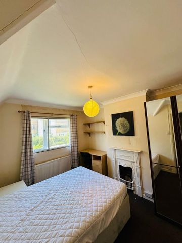 4 bedroom semi-detached house to rent - Photo 3