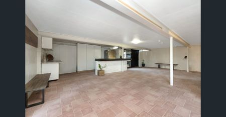 Rasmussen Retreat: Stylish Highset Home with Solar Power & Poolside Luxury! - Photo 2