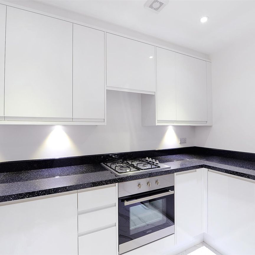 3 bed apartment to rent in Lexham Gardens, London, W8 6 - Photo 1