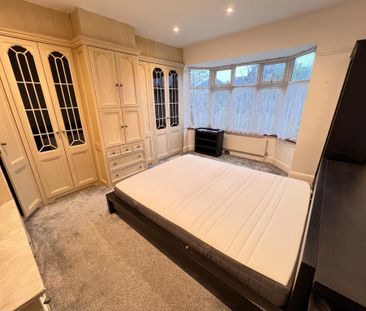 4 bedroom semi-detached house to rent - Photo 6