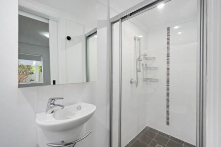 “BEAUTIFUL EXECUTIVE LIVING IN THE HEART OF TARRAGINDI” - Photo 4
