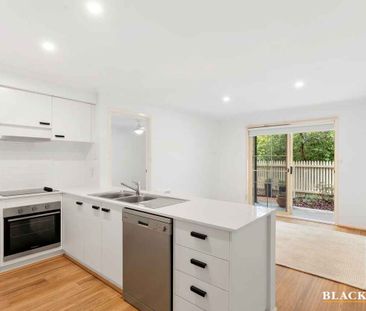 Courtyard Apartment! - Photo 3