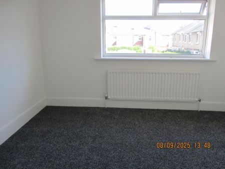 3 bedroom terraced house to rent - Photo 4