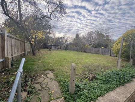 Alexandra Grove, N12 8HE, London - Photo 3