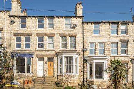 4 bedroom terraced house to rent - Photo 5