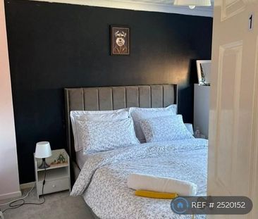 1 bedroom in a house share to rent - Photo 4