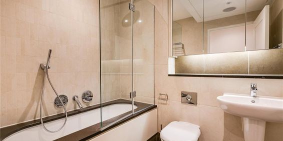 2 bedroom flat in Chelsea - Photo 3