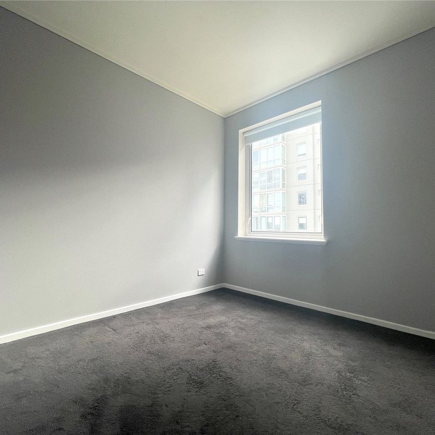 142/83 Whiteman Street - Photo 1