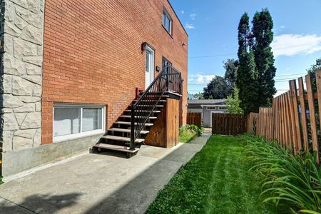 94 Av. Eastview, Pointe-Claire, QC H9R - Photo 3