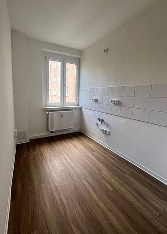 Sonnige 2 Zimmerwohnung mit großem Balkon wird frisch saniert ... - Foto 4