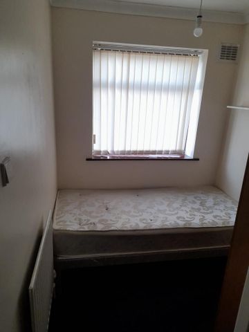 1 bedroom in a house share to rent - Photo 5