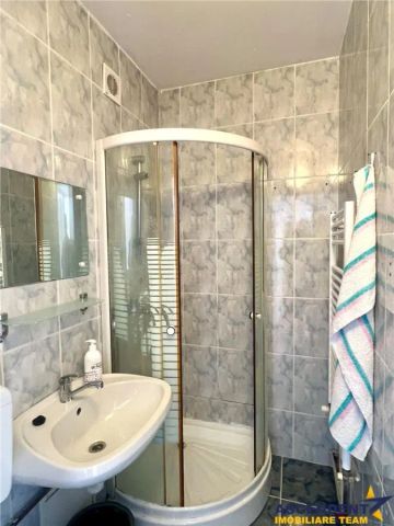 3 camere cu atmosfera de acasa, etaj 3, mobilat, utilat, cartierul Florilor, Brasov - Fotografie 2
