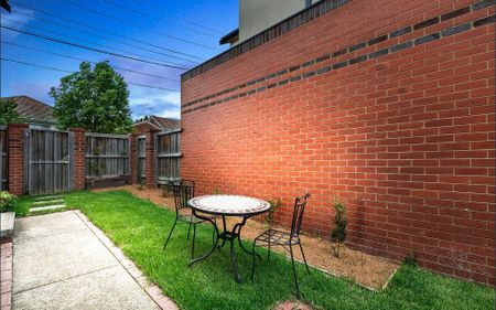 6 Wilkinson Street, Reservoir VIC 3073 - Photo 2