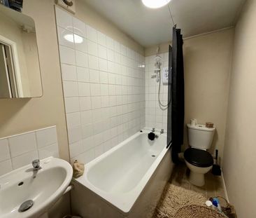 2 Bedroom Flat To Let - Photo 6