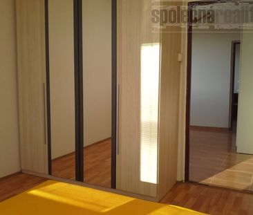 235054 | Samostatný pokoj s lodžií v nově zrekonstruovaném bytě 3+1... - Photo 5